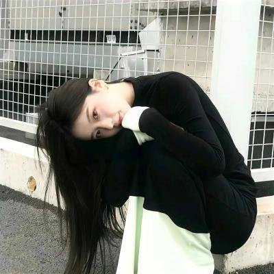 橘衫男子